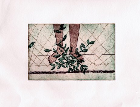 les-pieds-dans-le-grillage